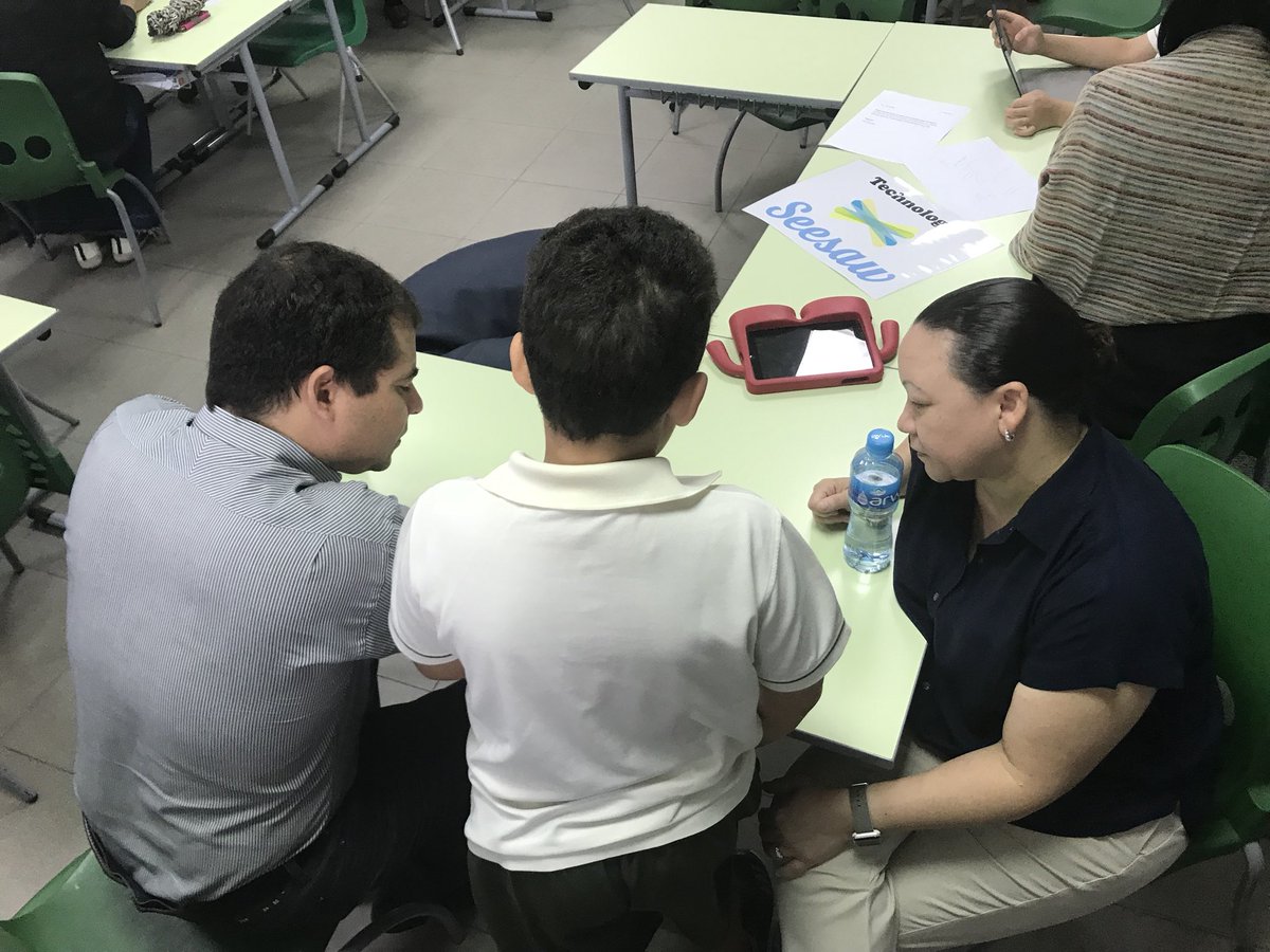 GCSPYPG5's tweet image. Students taking ownership of their learning at #studentledGCS2018 showing independence and building pride 💪🏼😁#behappybegcs @LubnaKhawaja @MissCroukampGCS @GCSchoolDubai @GCSPYPCor @JillShadboltGCS @MrJamiePlunkett