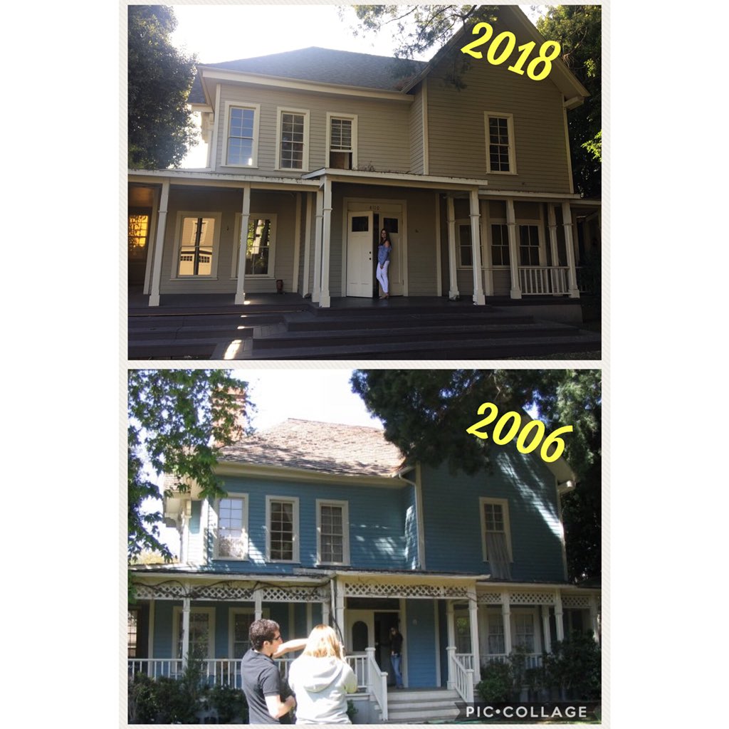 Rach_Eliz87's tweet photo. A lot has changed since the last time I walked through Lorelai Gilmore’s house in Stars Hallow.  Thank you for letting me play today @oh_lawrence @GilmoreGirls #StarsHallow #LaurenGraham #AlexisBledel https://t.co/WVN55TgZmW