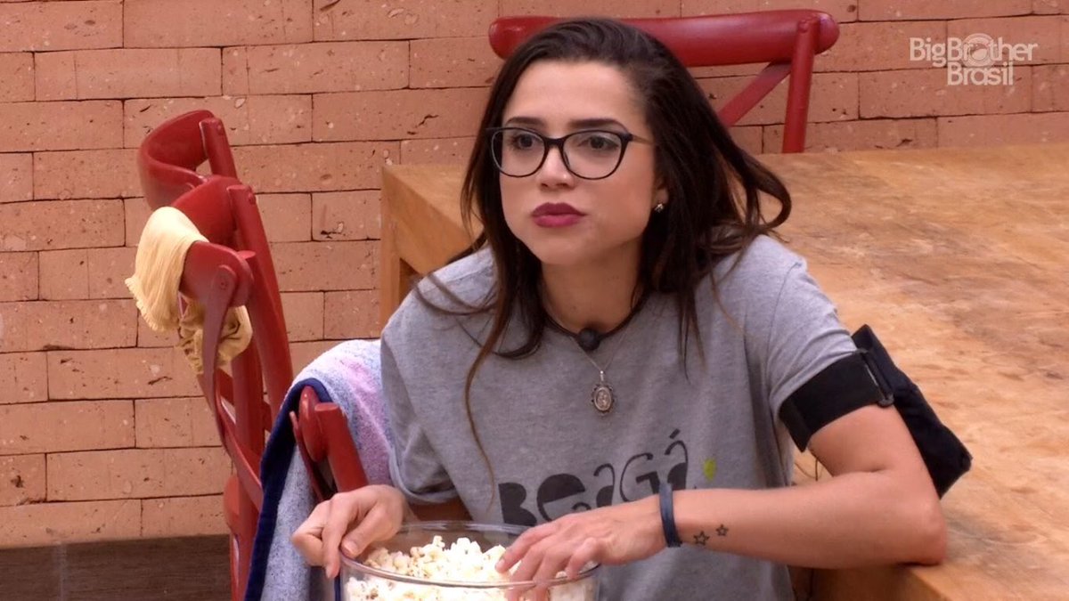 biadpl's tweet photo. Aposto agora que a @PaulaCABarbosa clicou na tag #birrawatch e deve estar dando gargalhada! 😂😂😂😂
Pobre Xenon, foi exposto pela mochilinha. 
Agora tem que dar conta já que expôs ela primeiro.
Eu estou só assistindo aqui!!!

#PaulinhaResponde https://t.co/5F539MX7Ai