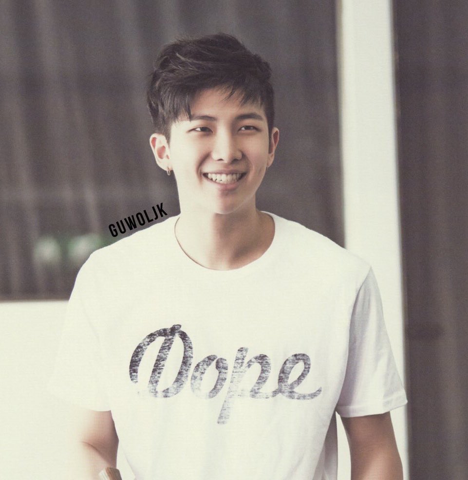 rmdoingthings's tweet photo. Kim Namjoon with dark hair, then and now. https://t.co/R6HGRgUFC7