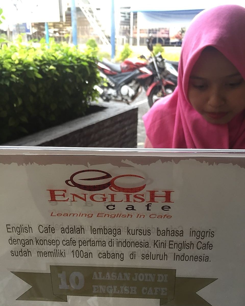 ECPusat's tweet photo. √
Chef English Cafe
•
English Cafe
Private, Regular, Online📚
"Learning English In Cafe"
•
More Info :
📞 0877-4009-9559
📱 englishcafe.pusat
📱 DA3B7EE9 / ECJogja
🏡 KIKO 
Jl. Magelang KM. 5 No. 165, Sinduadi
•
https://t.co/WhotyOGcTq 🌐 https://t.co/Mv464F2seT