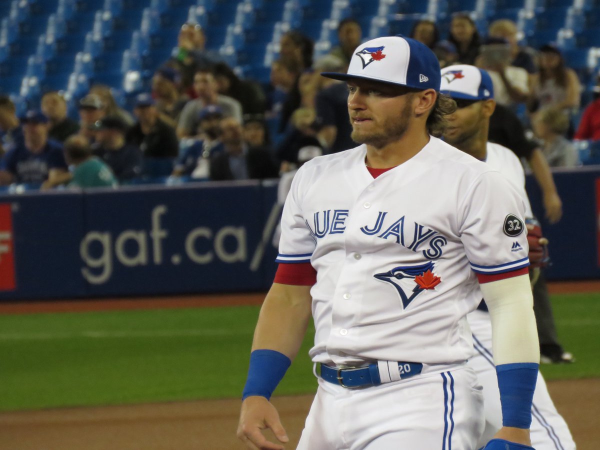 biggles14's tweet photo. It was amazing to have @BringerOfRain20 back at third base. Back where he belongs,. #FavJay #KOFJ 🦄🦄🦁🦁🦁 https://t.co/bYTsAwxfSc