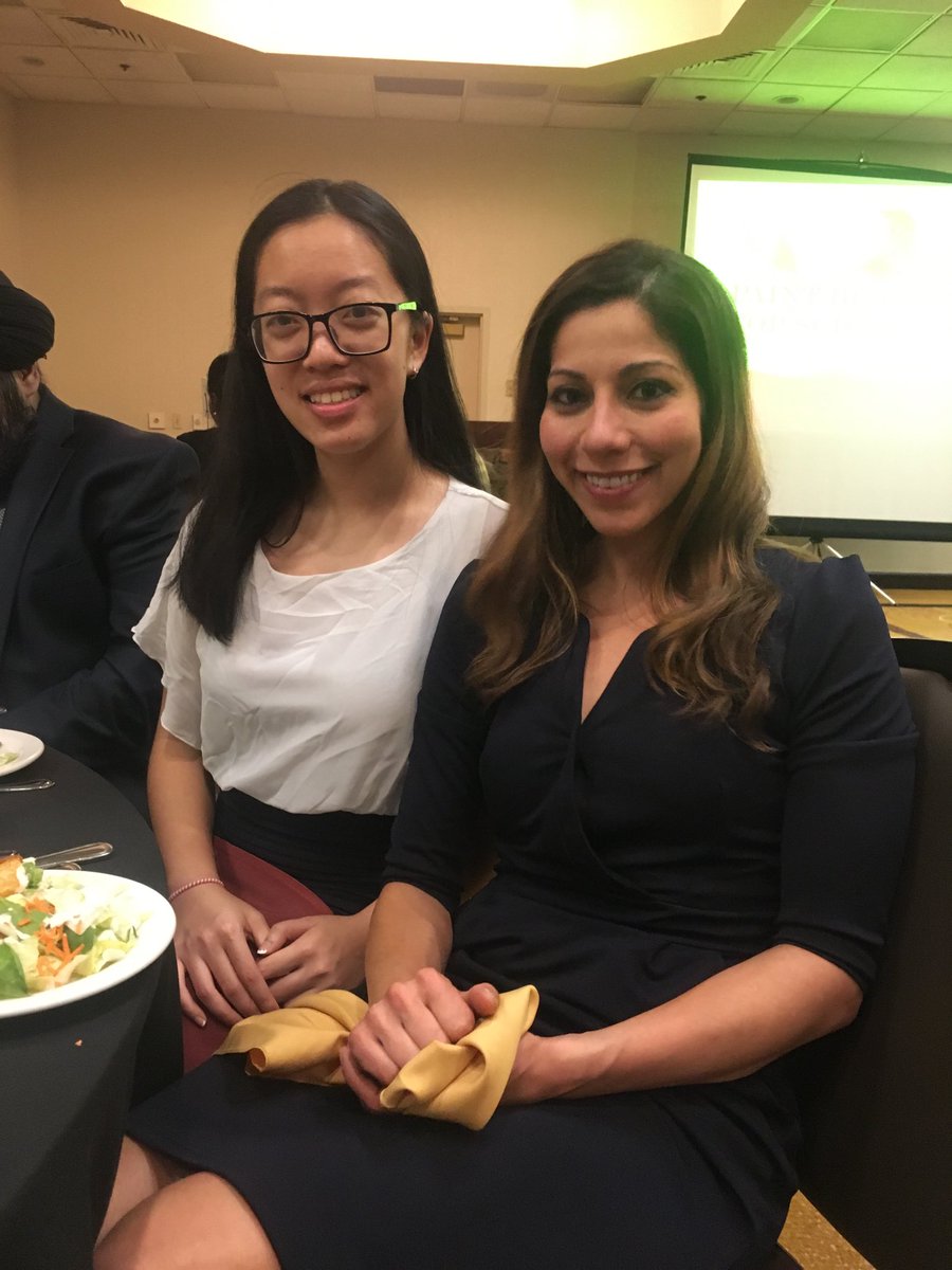PBHSSignature's tweet photo. So honored to be invited to the top scholars dinner by this beautiful young lady! #pbpride https://t.co/OZNmQ18itE