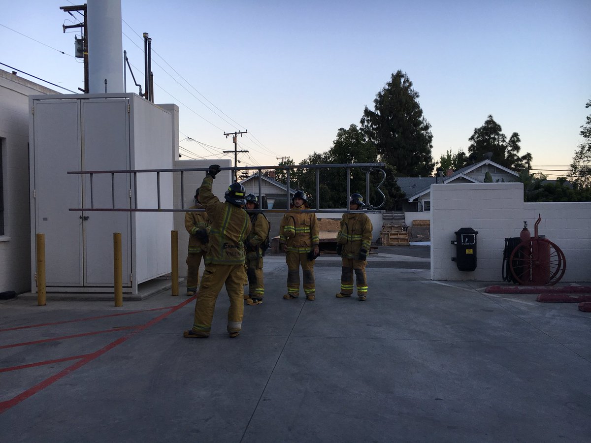 OCFADivision6's tweet image. Santa Ana - OCFA Fire Explorers from Post 9675 working on ladder drills this evening. Preparing for the upcoming Explorer Academy! #OCFA #FireExplorers #OCFADIV6