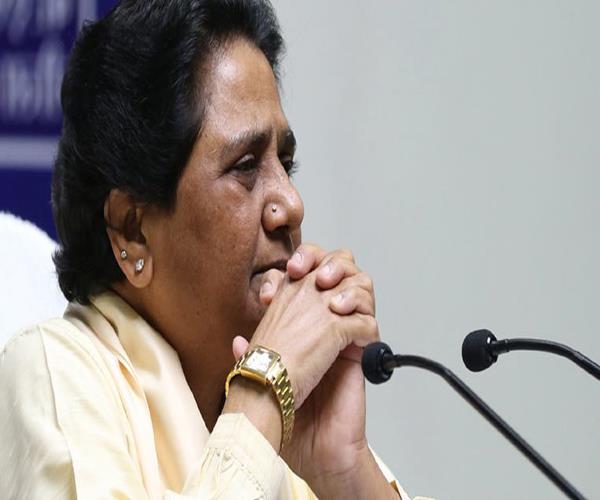 punjabkesari's tweet photo. चीनी मिल घोटाला मामला: #CBI ने शुरु की जांच, #Mayawati पर दर्ज हो सकती है #FIR https://t.co/KQKSvP5eu6
#SugarMillScam https://t.co/RE9z3AQvmj
