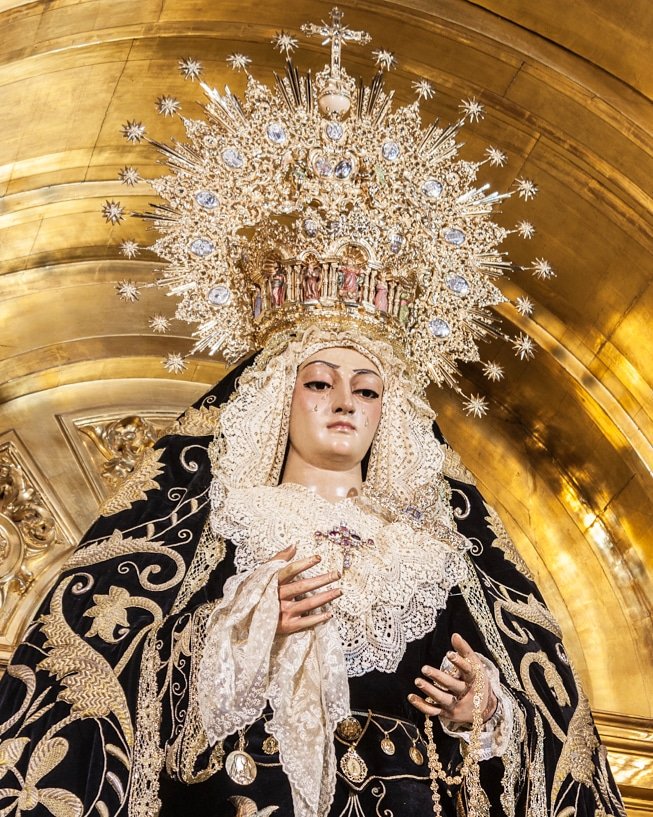 MES DE MAYO,MES DE MARÍA
FLORES PARA LA VIRGEN

Día 9: Pide para que todos los cristianos reconozcan el valor de la mortificación

Venid y vamos todos 
con flores a porfía 
con flores a María 
que Madre nuestra es

Foto: Hdad. Soledad

#SoledadAlcaládelRío 
#StabatMaterDolorosa