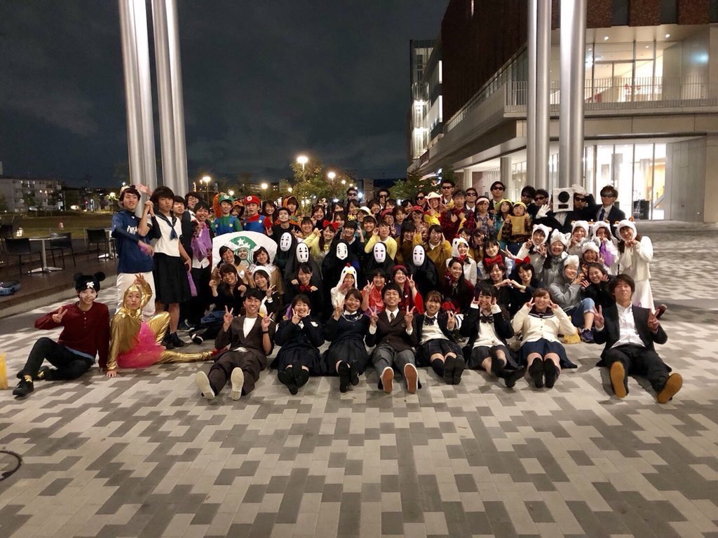 shirucafe_rits's tweet photo. 【団体紹介vol.21🌸】

3キャンパス合同で活動している創作ダンスチームの京炎 そでふれ！おどりっつです!
💁🏻‍♀️8〜9割初心者
🏮色んなお祭りに出て
👻イベントも盛りだくさん
👫全国に友達ができて
🌏とにかく世界が広がる

今すぐチェック👀👇
公式アカウント@odorits
新歓アカウント@odorits_18 https://t.co/Di7ZvzlVIt