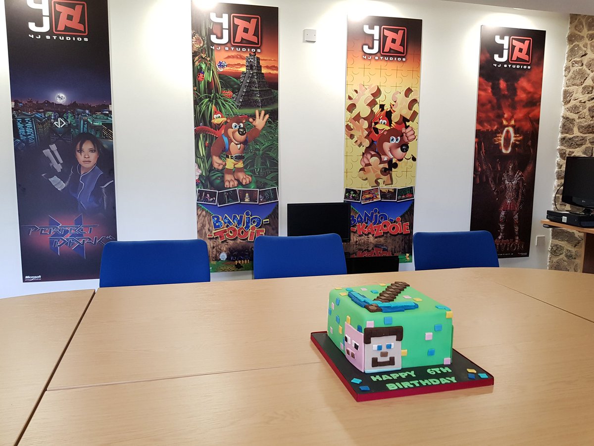 4JStudios's tweet photo. Cake time!
#MinecraftX360 https://t.co/RGQkV93mIX