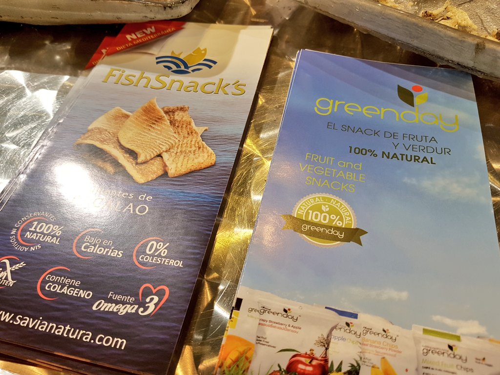 saberculinario's tweet photo. Grata sorpresa al probar los snacks de frutas y verduras #veggiesnacks de #Greenday y las cortezas de piel bacalao de #Fishsnacks 🤗
En stand #SaviaNatura de @SalondeGourmets #SG18 https://t.co/LhfffUQZhI