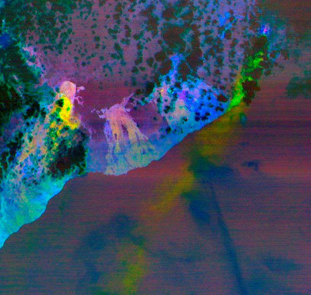 Lingering residents forced to evacuate as lava cracks spread: bit.ly/2I7XwKT https://t.co/vgyQTPE3CF
