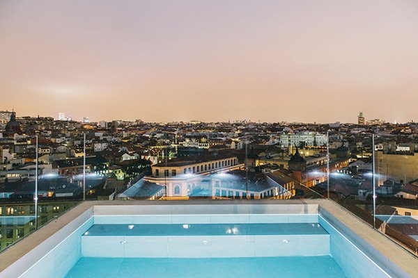 La terraza de Nice to Meet Young Restaurant &amp; Lounge situada en la planta 14 de Dear Hotel nos regala unas vistas de la ciudad espectaculares. Contemplar el Madrid Imperial, Malasaña, Casa de Campo o Plaza España desde un solo lugar. #buscatuterraza
dearhotelmadrid.com