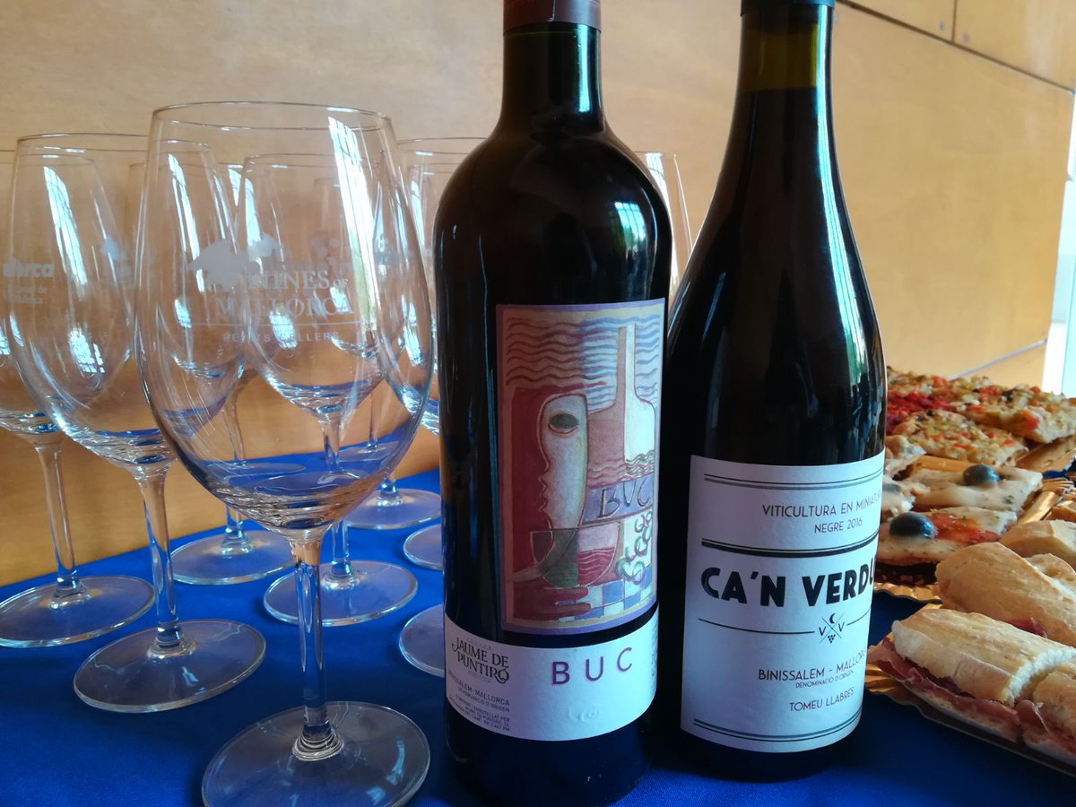 petitscellers's tweet photo. Acabam de presentar la #nitdelvi Aquest divendres vos esperam a tots al Pati de la Misericòrdia de Palma per tastar quasi 300 vins. La vostra entrada servirà per ajudar a la tasca que du a terme la FUNDACION VICENTE FERRER i a més vos podreu endur la vostra copa de record. https://t.co/F7bRXrvz66