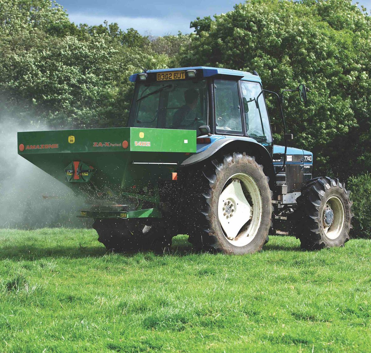 BathandWest's tweet photo. We're pleased to be welcoming @Calcifert to #GLUK18. Their granulated lime is made with 100% British limestone to quickly neutralise soil acidity and is applied via conventional fertiliser spreaders. Ask them about their new range with added boron and zinc. https://t.co/tWwiJFrV2R