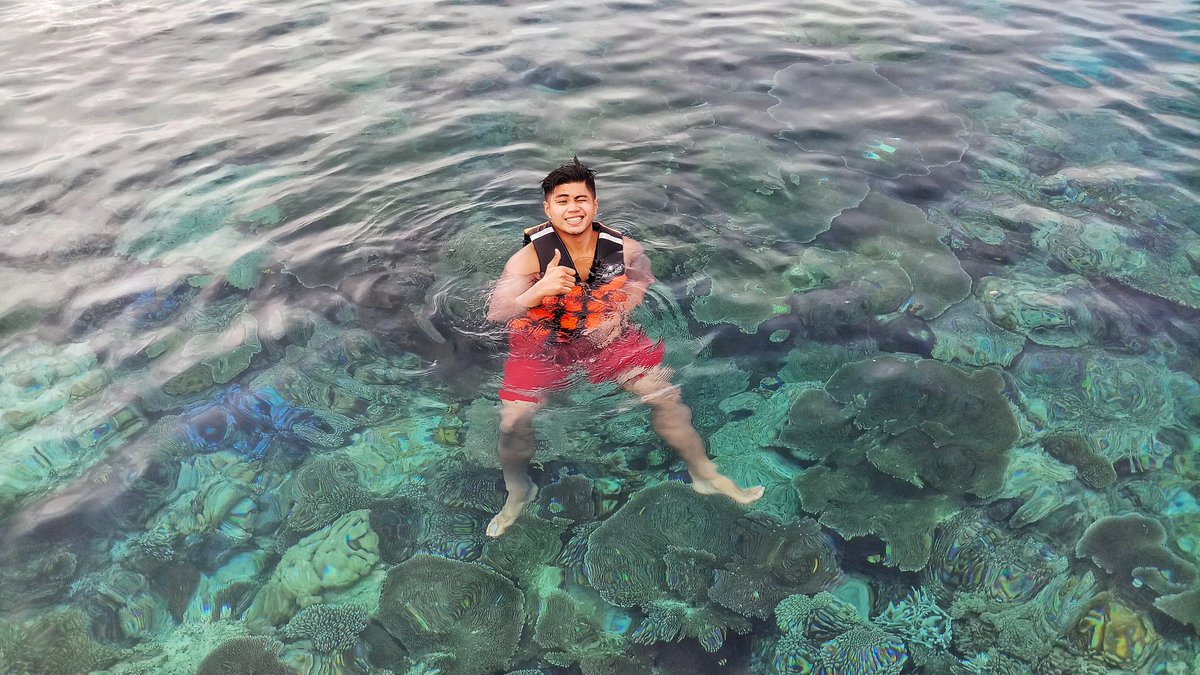 ADelaps's tweet photo. An "under-ground" instead of a background.
#ApoReef #WhenInOccidentalMindoro #LexGetGoing https://t.co/kulCLflfio