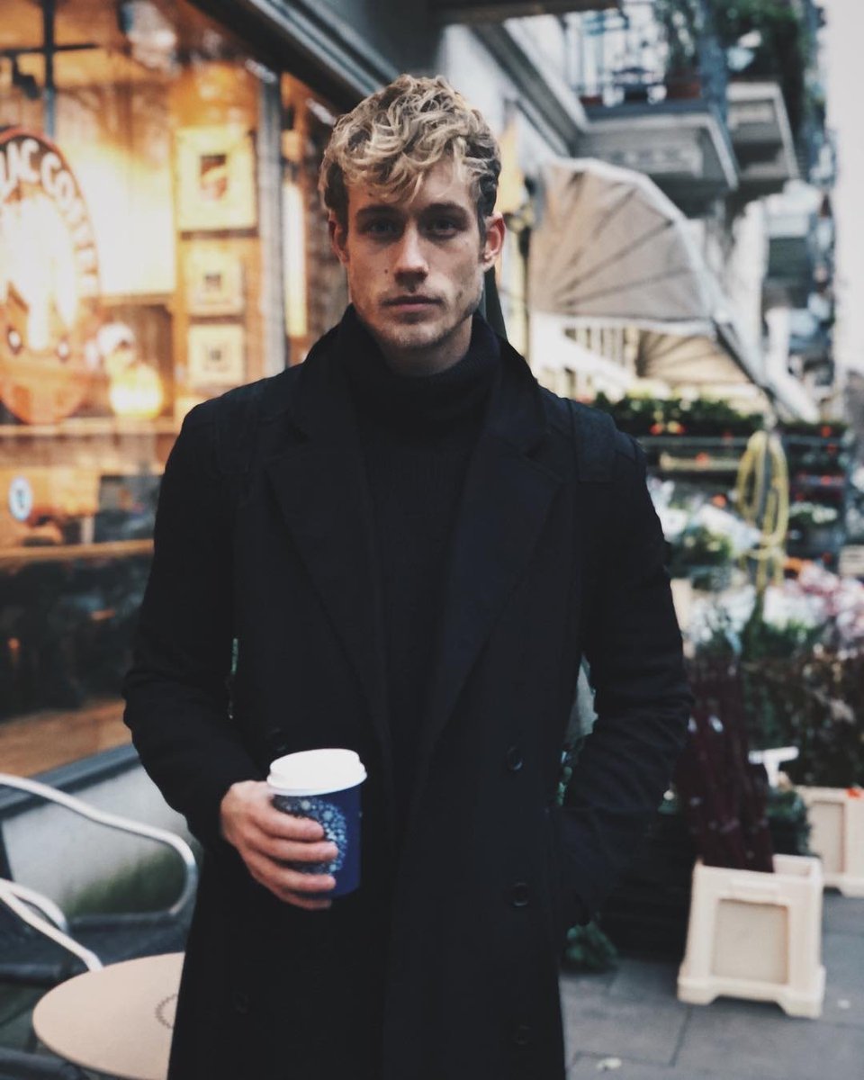Regulus Draconis Malfoy (reg)

✙ Malfoy Branch from Germany
✙ Slytherin, Hogwarts alumni
✙ Healer in taining (St. Mungo's)
✙ Bookworm
✙ Descriptive
✙ Cat lover
✙ Wear reading glasses