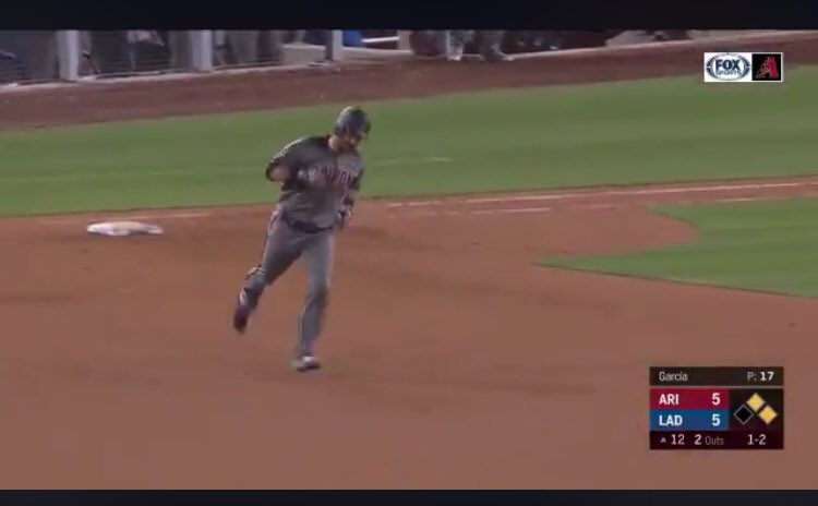 AllisonNow5's tweet photo. Dbacks take an 8-5 lead over the Dodgers on a 3-run home run by #DanielDescalso #Com465 https://t.co/oYnZvVNvGL