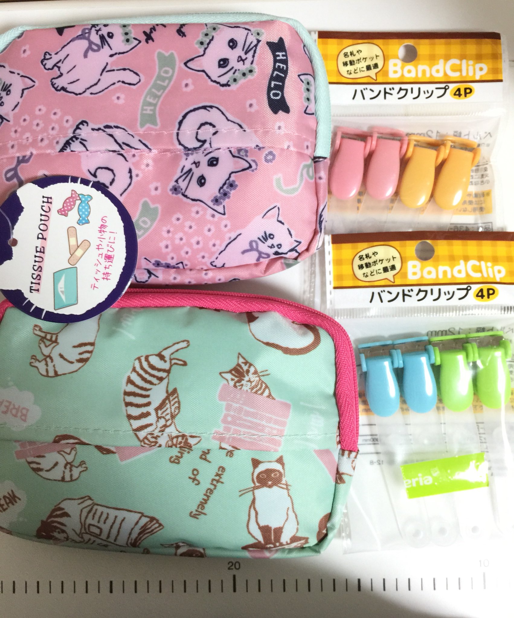 Twitter 上的 しま三毛 グレとら兄妹猫 早安楽で移動ポケット作成 ポーチ型テッシュケースはキャンドゥ クリップ はセリアにて購入 ティッシュ側を表にして 裏側にクリップを止める為の紐をつけたら完成 簡単だよ 購入すると 1000位するので 材料すべて Twitter 上的 しま三毛 グレとら兄妹猫 早安楽で移動ポケット作成 ポーチ型テッシュケースはキャンドゥ クリップ はセリアにて購入 ティッシュ側を表にして 裏側にクリップを止める為の紐をつけたら完成 簡単だよ 購入すると 1000位するので 材料すべて