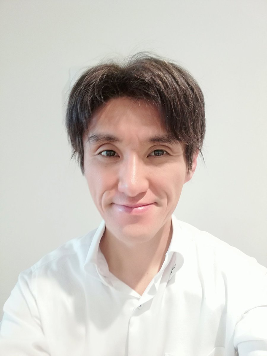 やすっち 頭皮研究家 雨が降って 髪が調子悪いです 眼も腫れぼったいし これから 頭皮マッサージと小顔マッサージやって 変身します 頭皮マッサージ 頭皮 くせ毛 薄毛 アンチエイジング