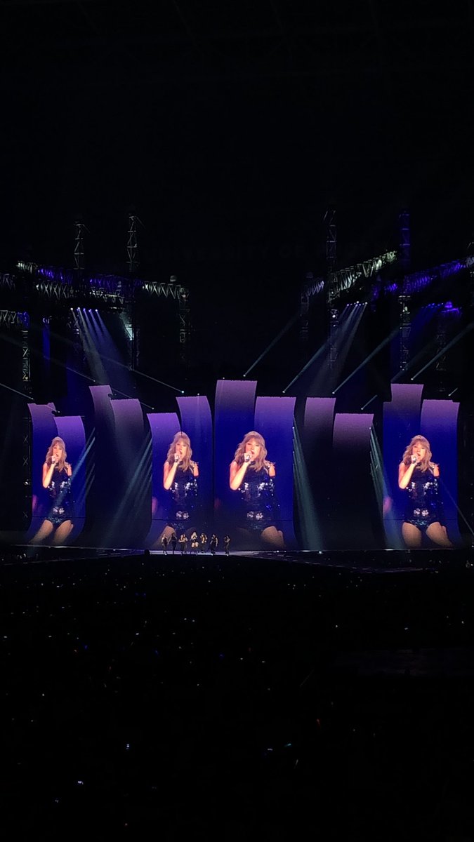 sarakbaird_'s tweet photo. So happy I was able to experience this #repTourGlendale @taylornation13 @taylorswift13 https://t.co/jZUaHui1pV