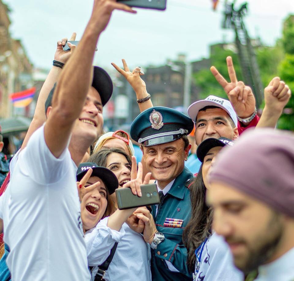 MakaryanMaro's tweet photo. #yerevan #yerevan2018 #VelvetRevolution #armenia #victory #policman #picofaday https://t.co/Zd72Nsmylg