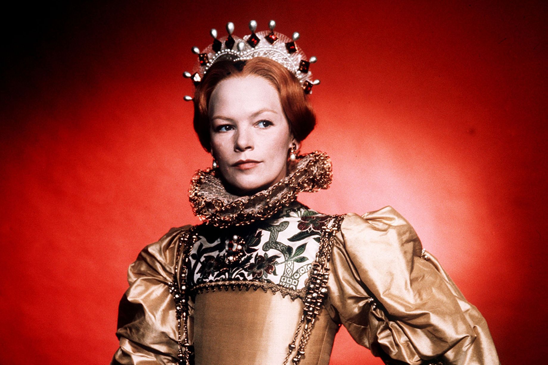 Happy birthday to the Queen Glenda Jackson! 