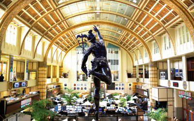 Inv_Officer_NL's tweet image. Wie vermogen wil opbouwen, kan bij de meeste banken terecht voor een modelportefeuille met beleggingsfondsen. De inrichting hiervan verschilt echter flink bij ABN Amro, ING, Van Lanschot en Rabobank. Een analyse.
fondsnieuws.nl/nieuws/beheerp…