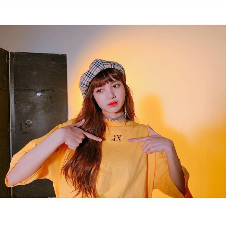 Angirmaa17's tweet photo. BLACKPINK Lisa Official Instagram Update 
#BLACKPINK #BLINK #LISA https://t.co/axAKhhWzmV