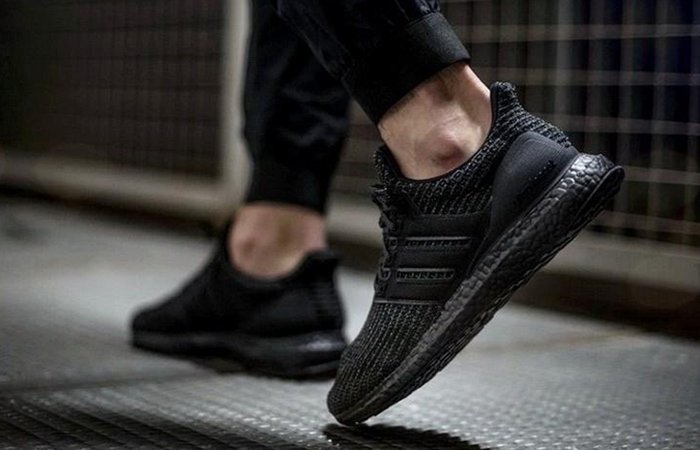 adidas all black ultra boost 4.0