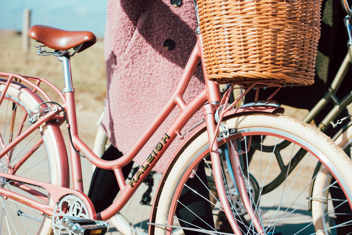 raleigh pink bike