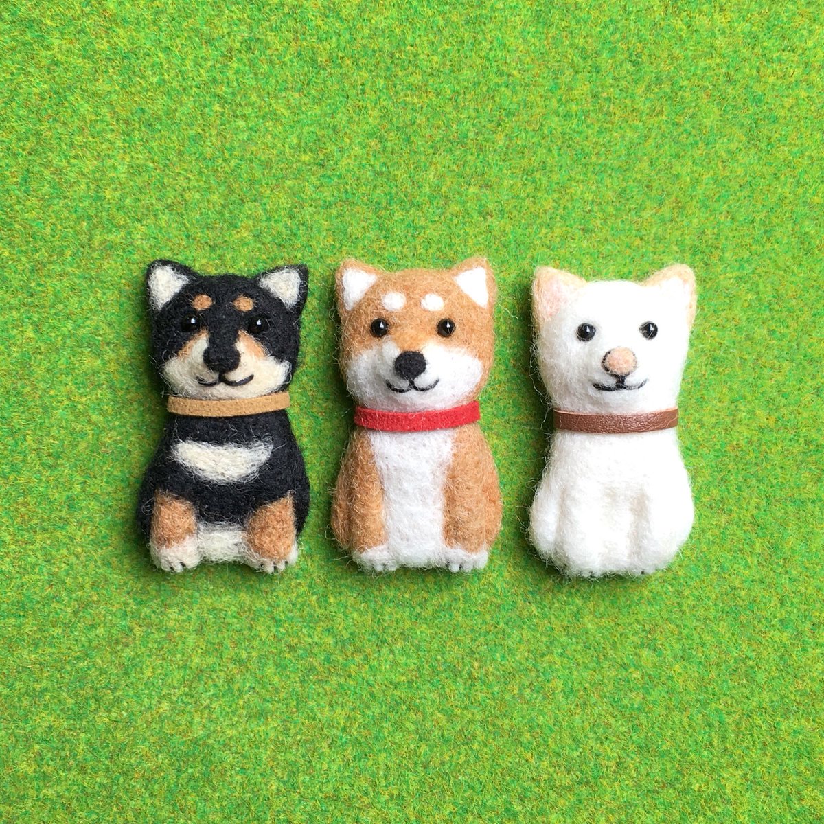 Chippoke ようこ デザフェスまであと3日 口 ๑ 羊毛フェルトブローチ 柴犬三色 チャームポイントは にっこりした口もとです 羊毛 羊毛フェルト 羊毛フェルト犬 犬 柴犬 黒柴 赤柴 白柴 デザフェス デザインフェスタ T Co