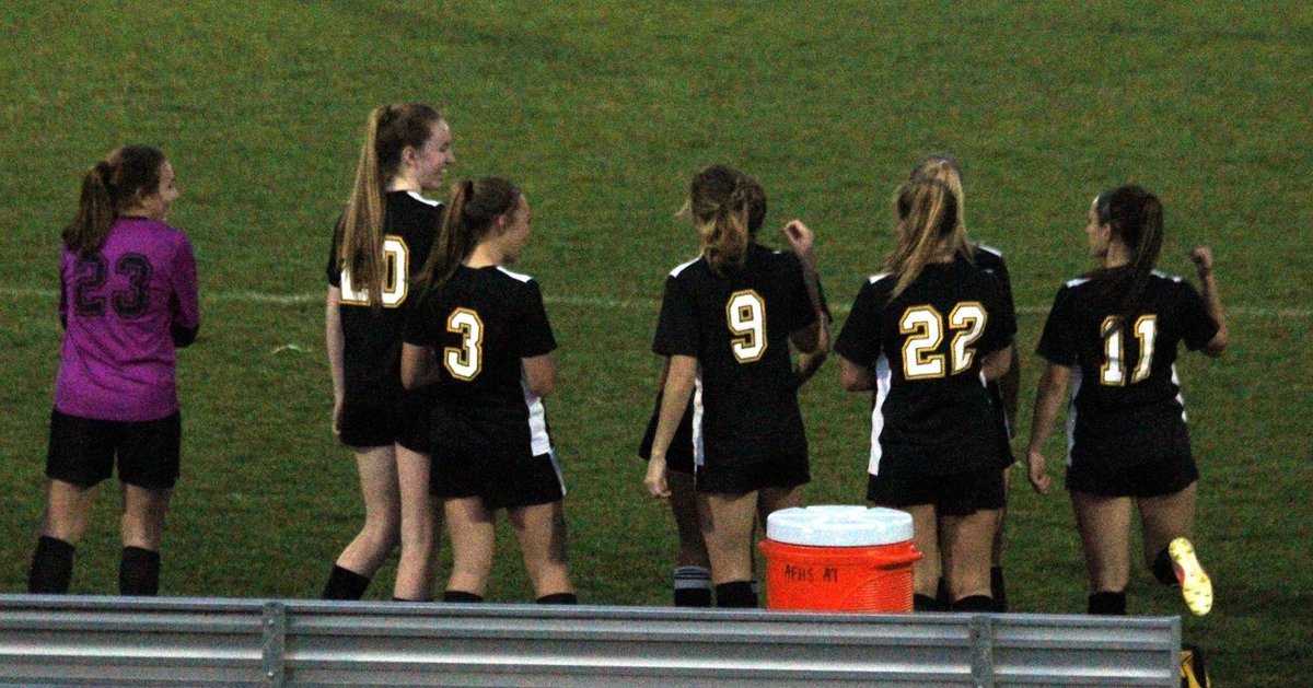 CATSOC17's tweet photo. HUGE GAME TONIGHT. 1st round of playoffs. Apex vs Middle creek @ 6 @ home. BE THERE &amp; show your support for your lady cougs😼😼😼#dawgs https://t.co/X3ybMwcY6u