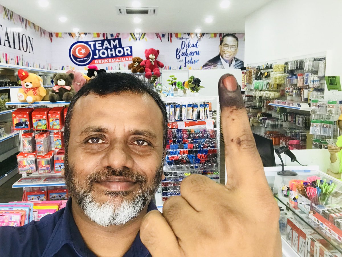 HjBasirBeran's tweet photo. I have done for my boss and mentor.
#InKhaledWeTrust 
#KitaPilihBiru https://t.co/yeEEwWUduf