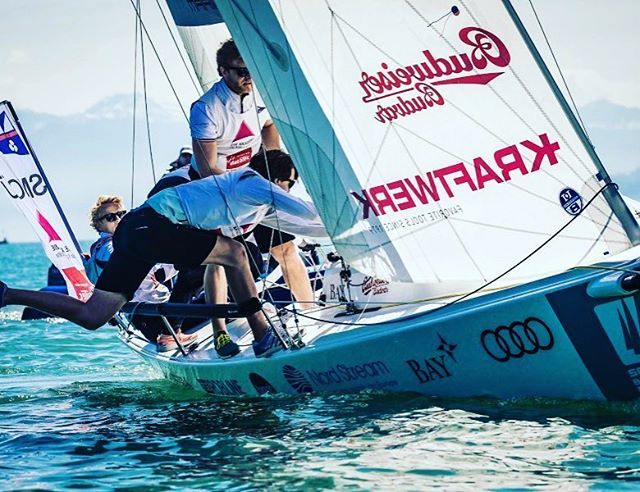 Budvar_Sailing's tweet photo. In Action! #budweiserbudvarsailing #budweiserbudvar #budvar #segeln #sailing #dsbl #bier https://t.co/lJgCLeCh1Z https://t.co/1pcuQKGhqj