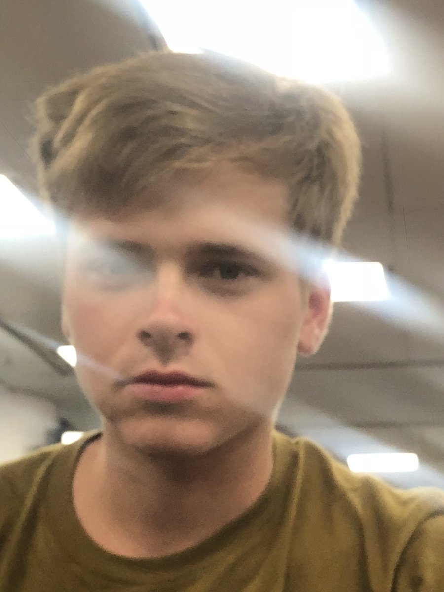 LukeKorns's tweet photo. Mikey: “Luke you look really good rn!”
Me: “really? Take a pic!!” https://t.co/lX4GmpYqUb