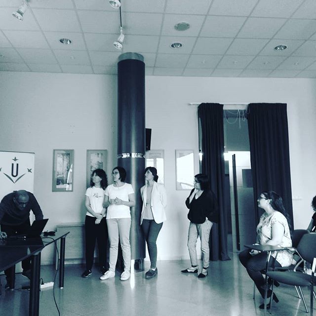 MiquelPueyo's tweet photo. #T4MUDL. 29 doctorands defensen la seua tesi en 4 minuts, a la @alumniudl @UdL_info. Una iniciativa realment curiosa. Es pot explicar una tesi doctoral en 4'? https://t.co/qz58BZM0VY https://t.co/sQ6kGvx14l