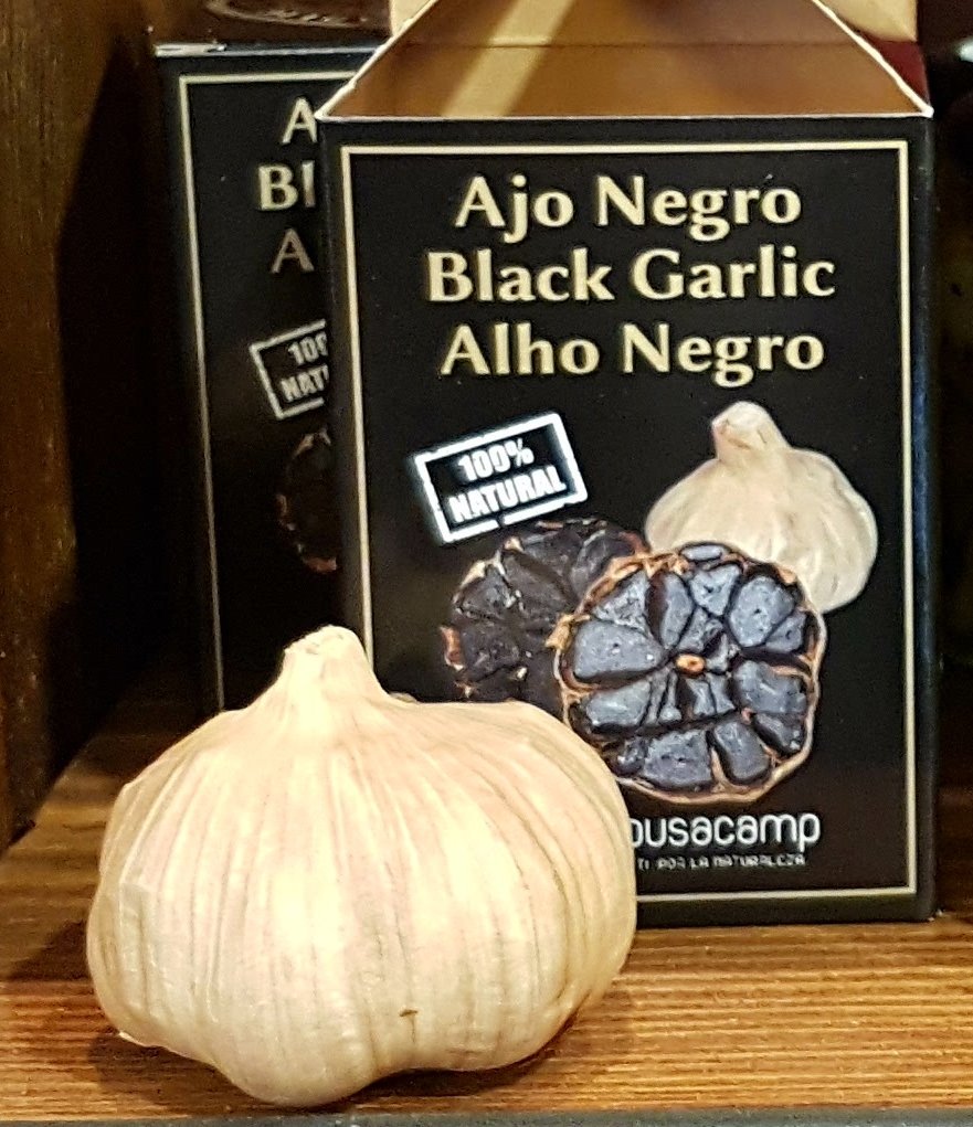 WestgardeAG's tweet photo. Schwarzer #Knoblauch, die tolle Knolle ohne Reue. Ebenso gesund wie der normale Knoblauch, aber dank Fermentation dezenter im Genuss und ohne den notorischen Nachgeschmack. Wir haben ihn. https://t.co/WR4UHarOBC