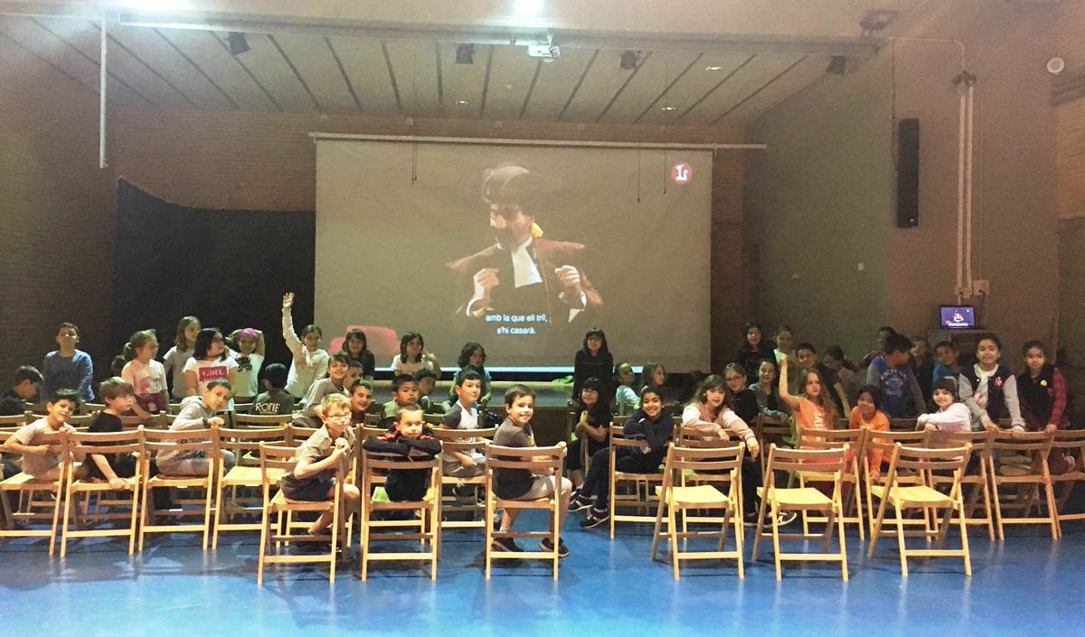 EscolalaVila's tweet photo. #Palamós @EscolalaVila @liceu_cat Els nens i nenes de 3r hem vist l'obra La Cenerentola de Gioachino Rossini del Liceu de Barcelona a l'escola. https://t.co/hqSvVwjun0