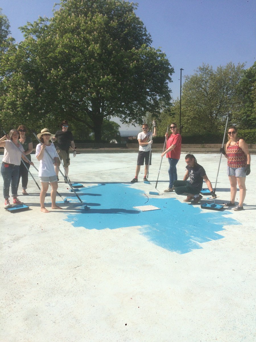 Thanks to all those who helped paint yesterday. Job done, well done! Now all we need is your money (still!) now at £3650 of our £5k target donate at sccoop.org.uk/pool #streatham #volunteer Pls ReTweet it does help!