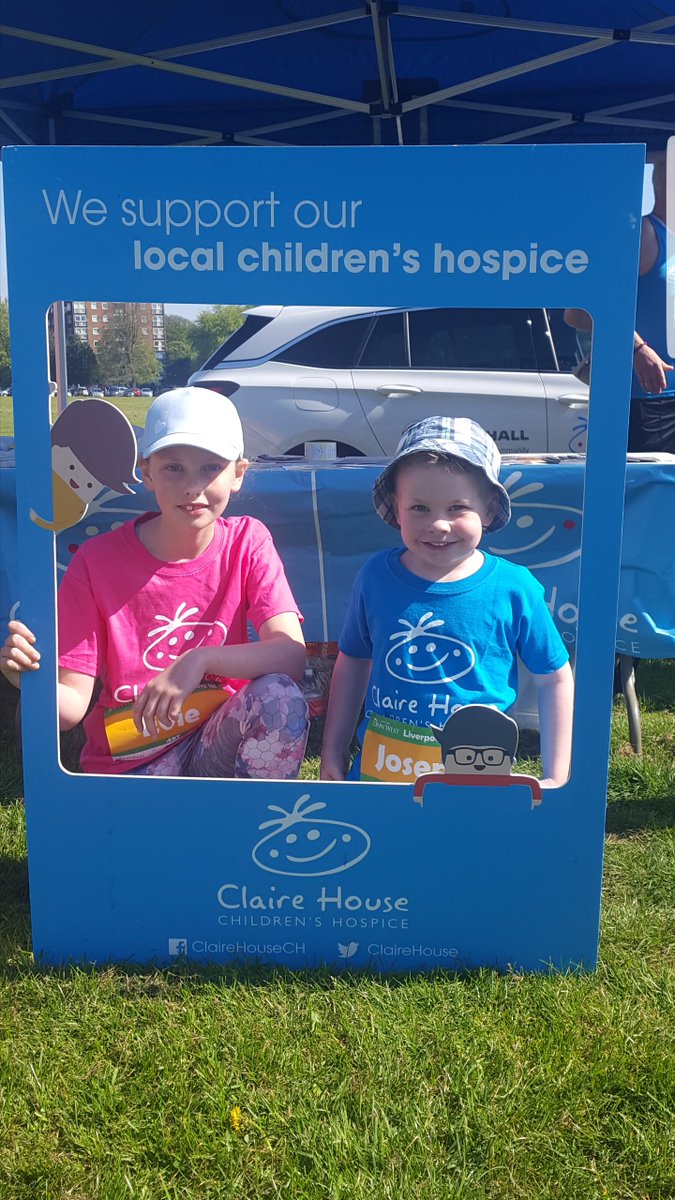 avrilparrCH's tweet photo. Siblings, Evie &amp; Joseph had so much fun in the sun running the #spring1k in Liverpool. They have raised a whopping £68 each for @ClaireHouse THANK YOU!! https://t.co/8E46qPxfOW