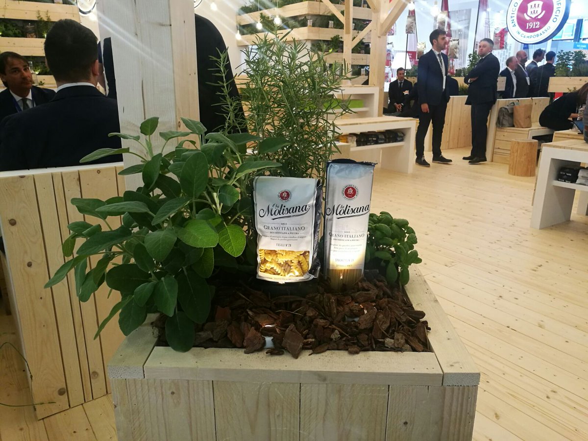 A svelare la novità più attesa dell'anno è Giuseppe Ferro in persona: "Da settembre #PastaLaMolisana sarà a scaffale con una pasta di solo grano italiano alto-proteico: il risultato di un percorso atto a valorizzare le colture locali a parametri qualitativo-tecnologici altissimi"