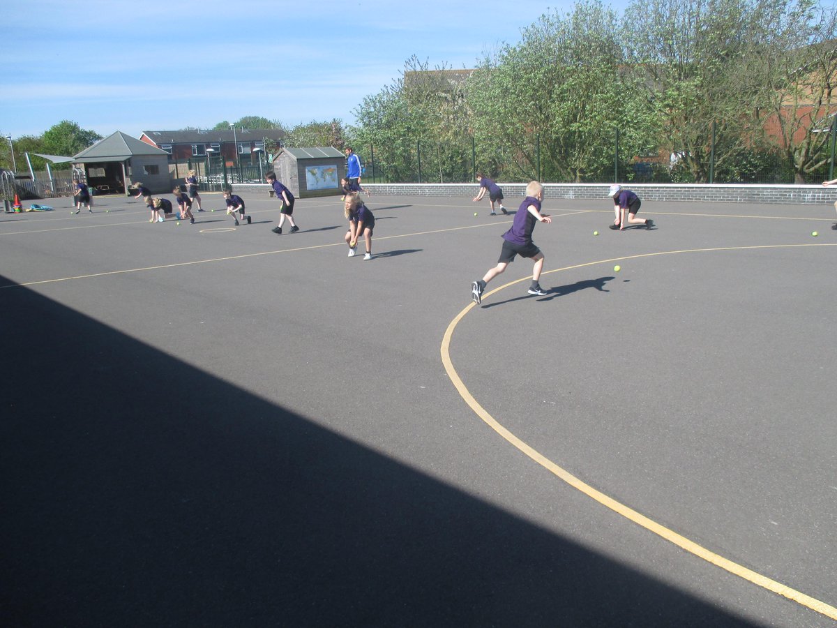 BeaconAcad's tweet photo. Year 4 had a great #PE session today, practising our #fielding skills with @JBSportCoaching and Mr Parker chose Amelia and Ronnie as his stars this week #cricket #activebursts https://t.co/dBQpqQQpnY