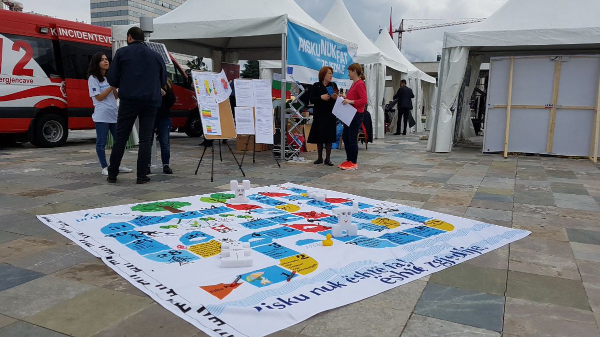 PronewsAlbania's tweet photo. #HAPPENINGNOW! PRO NEWS programme at EU Day celebretations...
#EUDAYAL https://t.co/Me42Beu0E7