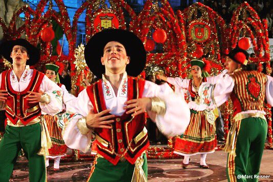 hang_jd's tweet photo. As a yearly festivity in Lisbon oldest neighbourhoods. Santo António Lisbon will have a parade of popular marches along Avenida da Liberdade, a procession in homage of Saint Antonio. The whole city is celebrating, and in the evening you can find music, dance, food. https://t.co/3y9V0J9Chu