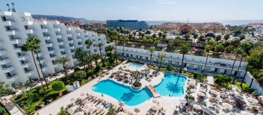 Ashotel's tweet photo. 🏨Ya está aquí #místerspring, el mayordomo virtual que atenderá a los clientes del @HotelVulcano, de @SpringTenerife, gracias a la tecnología de #Botdreams, empresa española experta en la aplicación de inteligencia artificial al sector turístico https://t.co/ONA7TxuN9Q https://t.co/AJs2UD5K6u