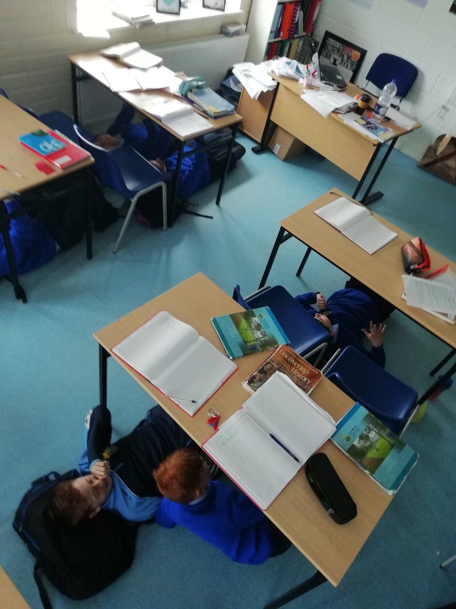 HistScoilMhuire's tweet photo. My little artists!, First years attempting to draw upside down á la Michelangelo 👌🏻 #renaissance #JCHistory #edchatie #histedchatie #jcthist #historyteacher https://t.co/0eOR0o7Om2