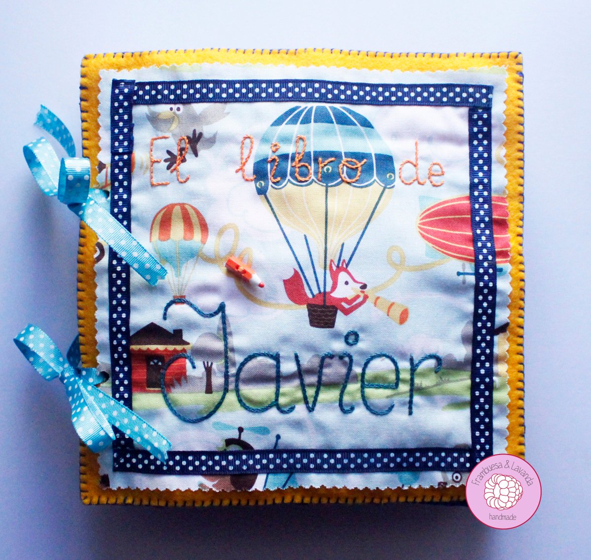 Y de unos #libros pasamos a otros! 😁 #librospersonalizados #librosbebe #librosinfantiles #librosactividades #librossensoriales #aprenderjugando #bebe #baby #handmade #hechoamano #texturas #colores #sonidos #telas #fabrics #unico #diferente #original #exclusivo #FrambuesayLavanda