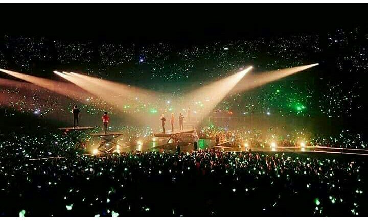 Ploy699's tweet photo. HAPPY BIRTHDAY 🎂
#GOT7 #IGOT7
#AhgasesWithGOT74ever  🐥 https://t.co/bntVc8smiW
