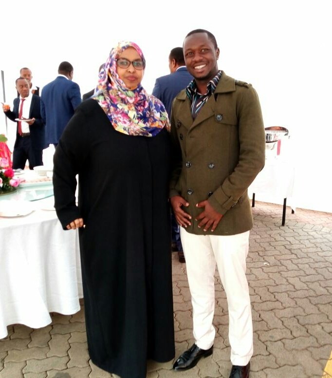 Swarrch's tweet photo. With @fhersy at @thebomanairobi for plaque and certificate issuance award ceremony @TRA_ke https://t.co/BWwLNk6ZYm