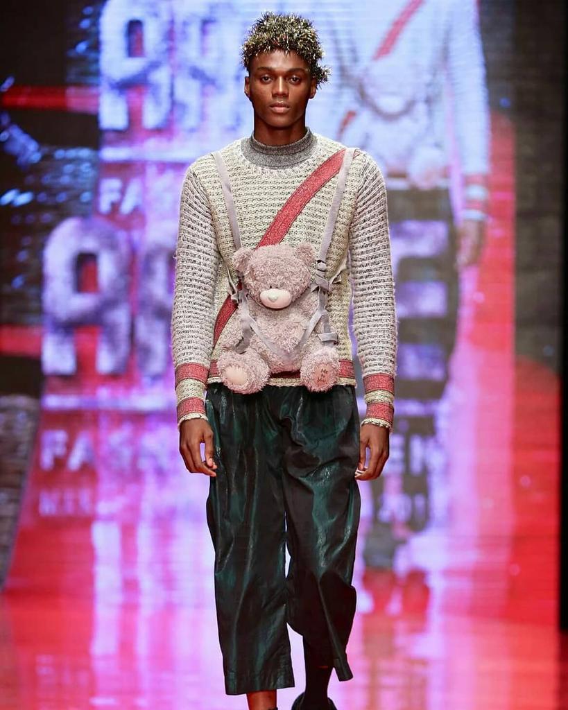 Les images de Ak-rame ADECHOKAN, Oscar 2017 de la révélation masculine, à #AriseFashionWeek2018 @229_models