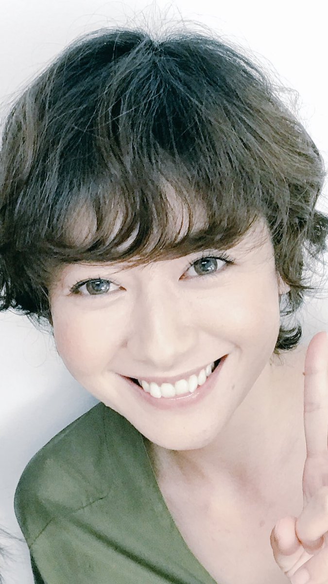 真木よう子を皆でハグする会